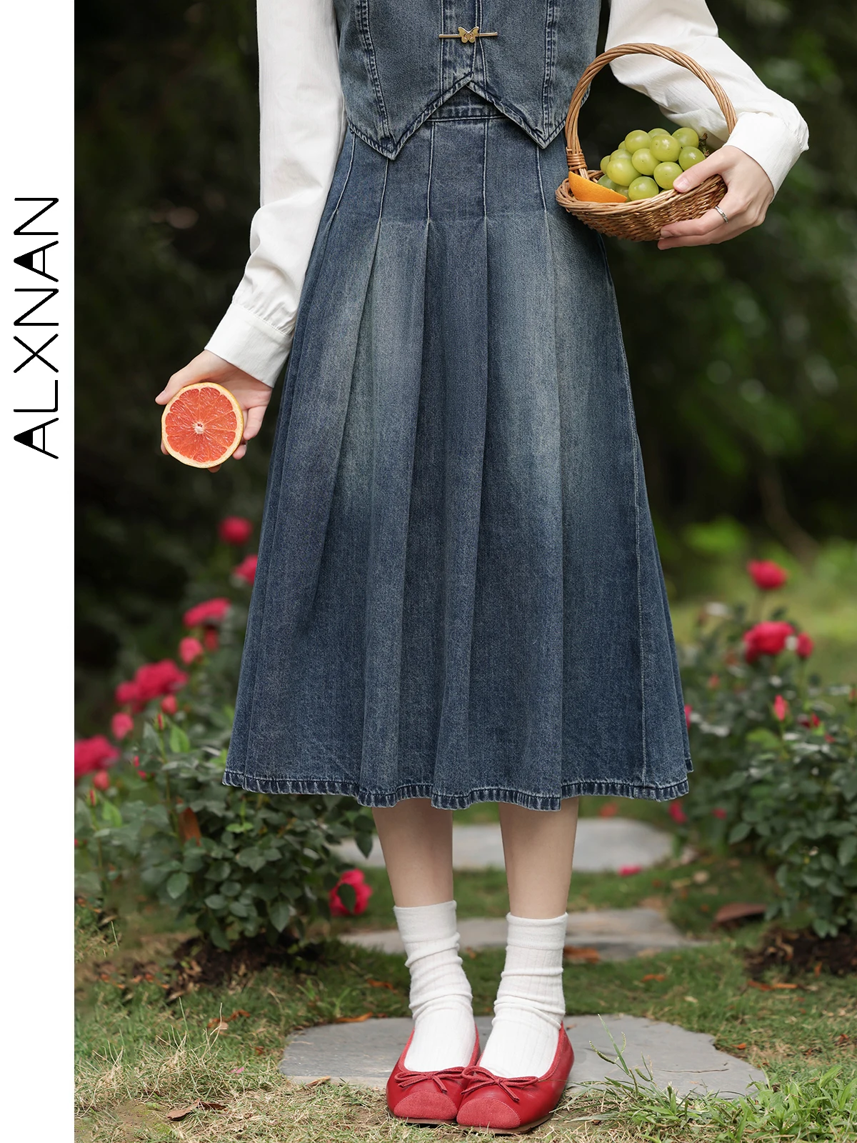 

ALXNAN Women's Vintage Wash Denim Skirts 2024 Autumn Winter Basics A-line Pleated High Waist Female Commuter Bottoms L33550BQ