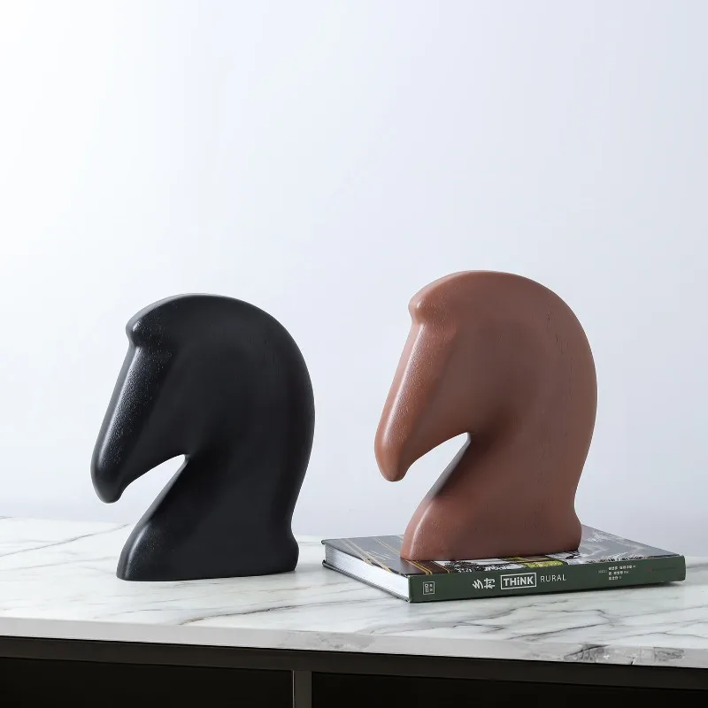 Simple Horse Head Decoration, Resin Handicrafts, Suitable for Decorating and Embellishing Indoor Environments