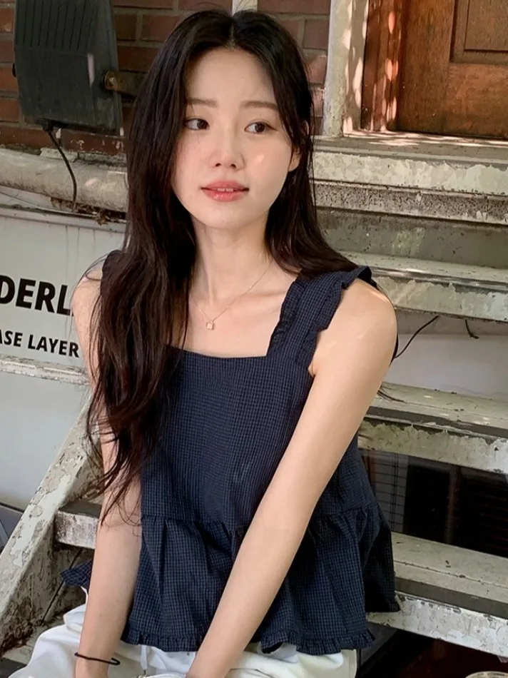

Chic Summer Vintage Square Collar Ba Strap Design Versatile Plaid Vest Strap Women's Faionable Wooden Detail