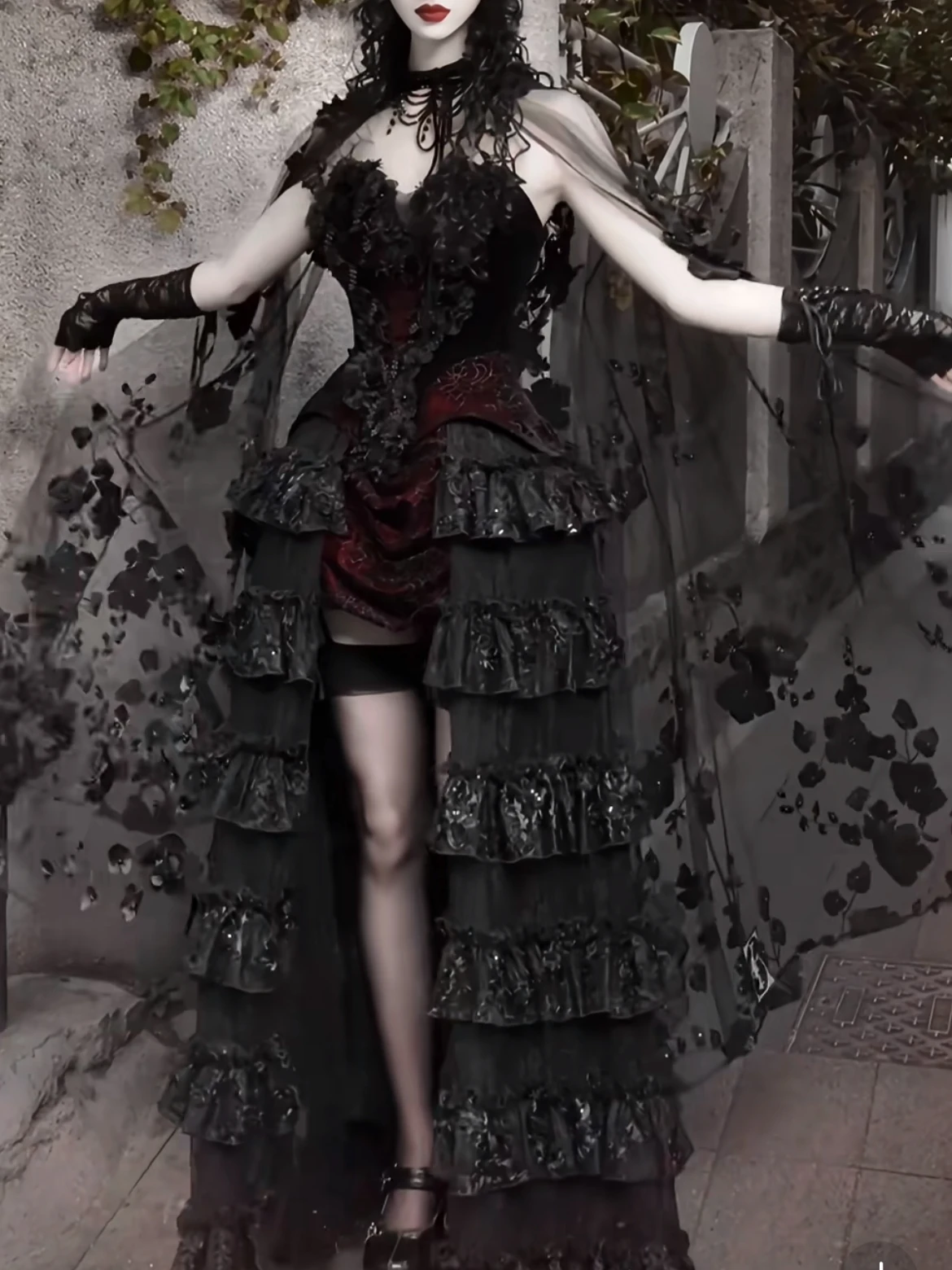 Top bustier con corsetto in velluto gotico nero e rosso originale, sottocultura invernale di Halloween, set di gonne lunghe con top a lisca di pesce sexy per ragazza scura