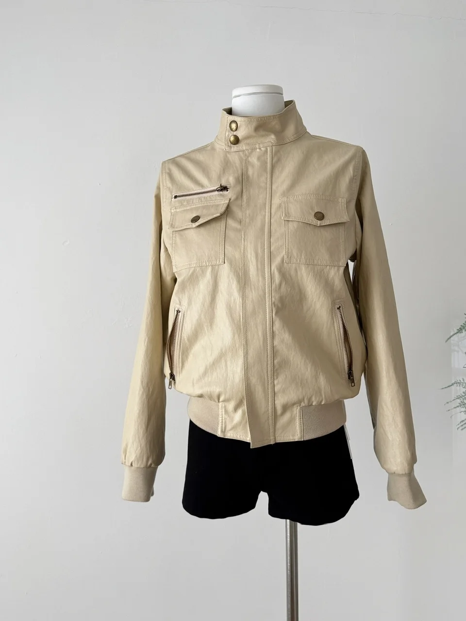 Casual Sle ort Leather Jaet Dames Faionable Opstaande Kraag Gratis Reizigerjas Herfstseizoen Amerikaans Retro Lichtbruin