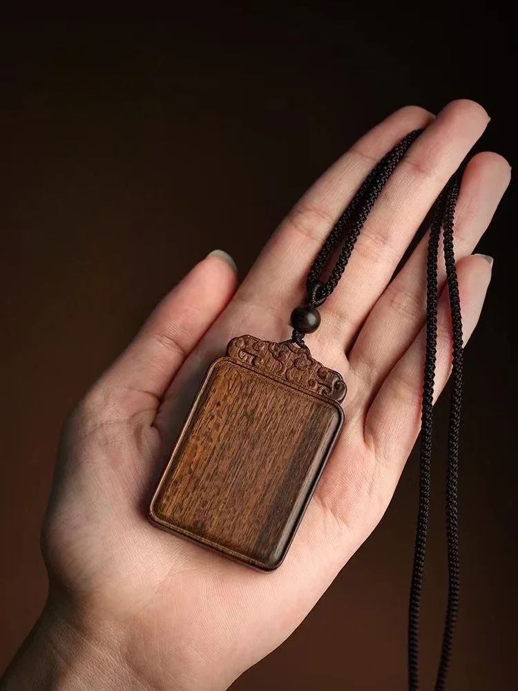 

Natural Brunei Agarwood Lucky Pendant Wooden Pendant Necklace Crafts Incense Amulet Bringing Good Luck and Wealth