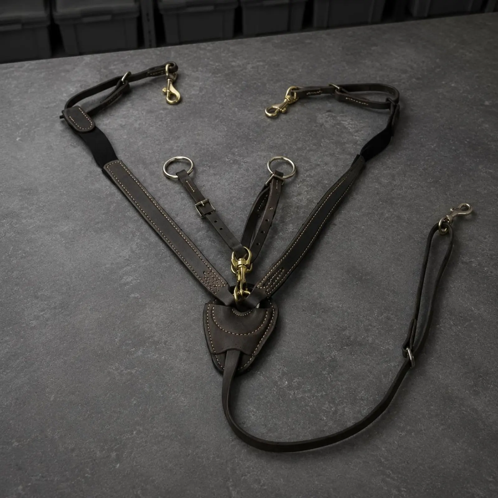 Leather Horse Breastplate Wear-Resistant Horse Riding Breast Collar Leather Breast Collar Adjustable Fit Equine Gear