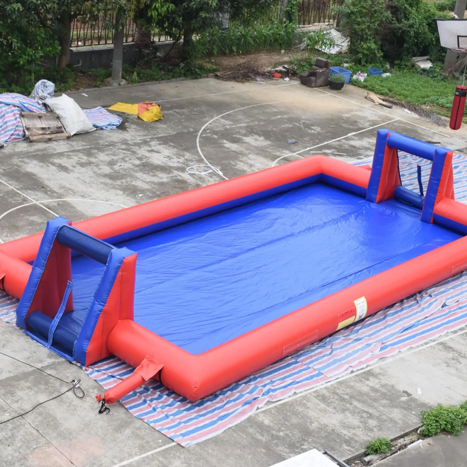 

Outdoor Inflatable Soccer Field Easy-to-Move Simple Football Game Equipment Cheap and with Warranty
