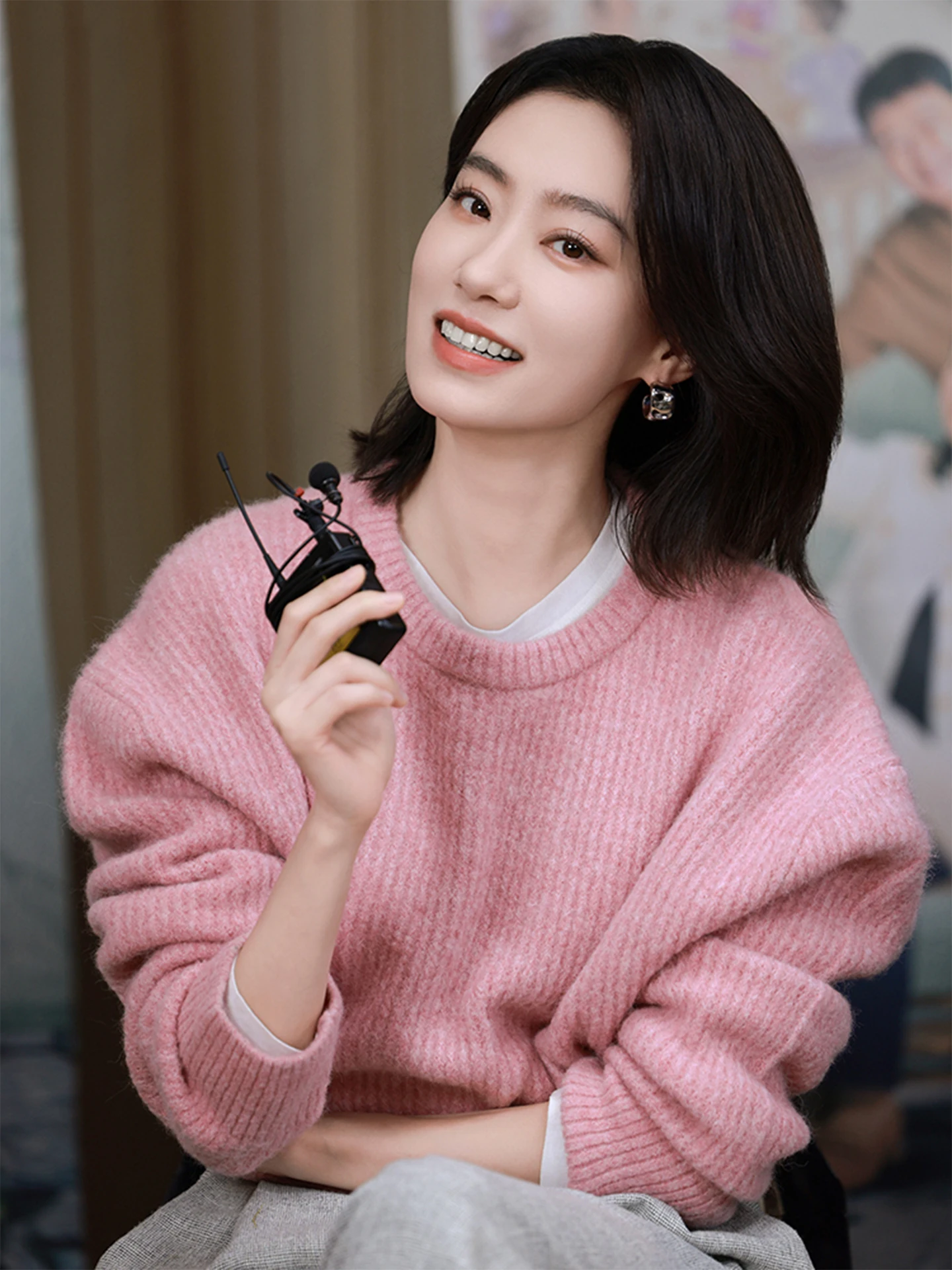 

Свободный женский вязаный кардиган розового цвета с длинными рукавами, повседневный, удобный, дышащий, с круглым вырезом, модный, цельный.