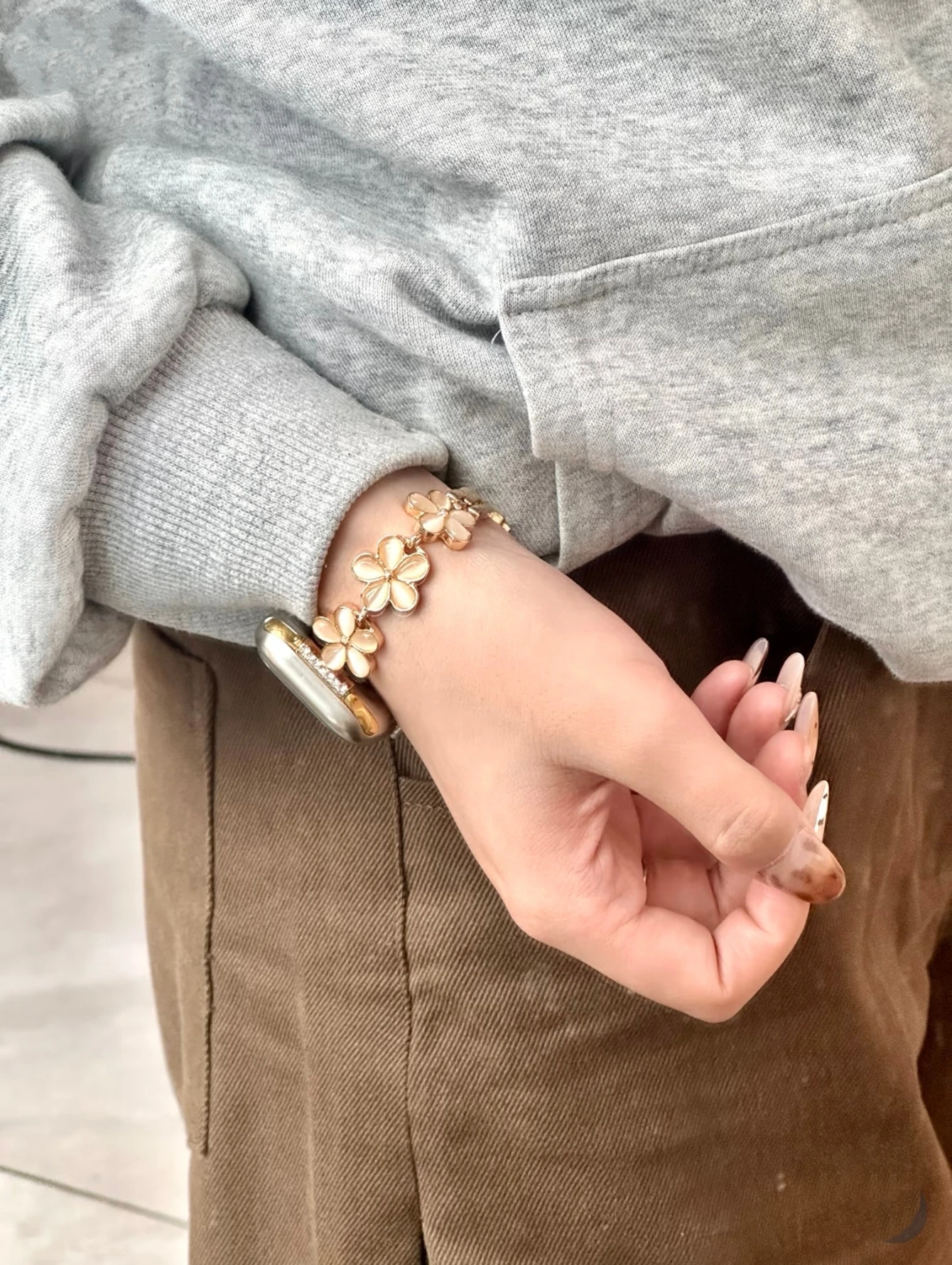 New Flower bracelet For Apple Watch band women Series S11/10/8/7/6/9 40mm 41mm 38mm 42mm 44mm 45mm 46mm Strap
