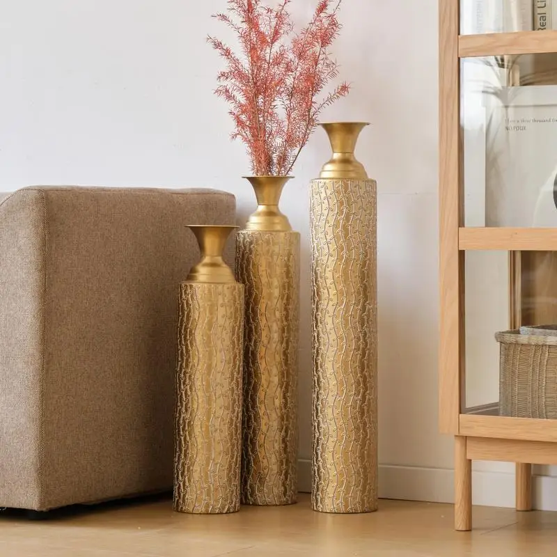 مجموعة من 3 مزهريات زخرفية معدنية مع لمسة نهائية ذهبية متعثرة وأنماط كرمة، ارتفاعات 34 بوصة، 29 بوصة، 25 بوصة لتزيين المنزل #3