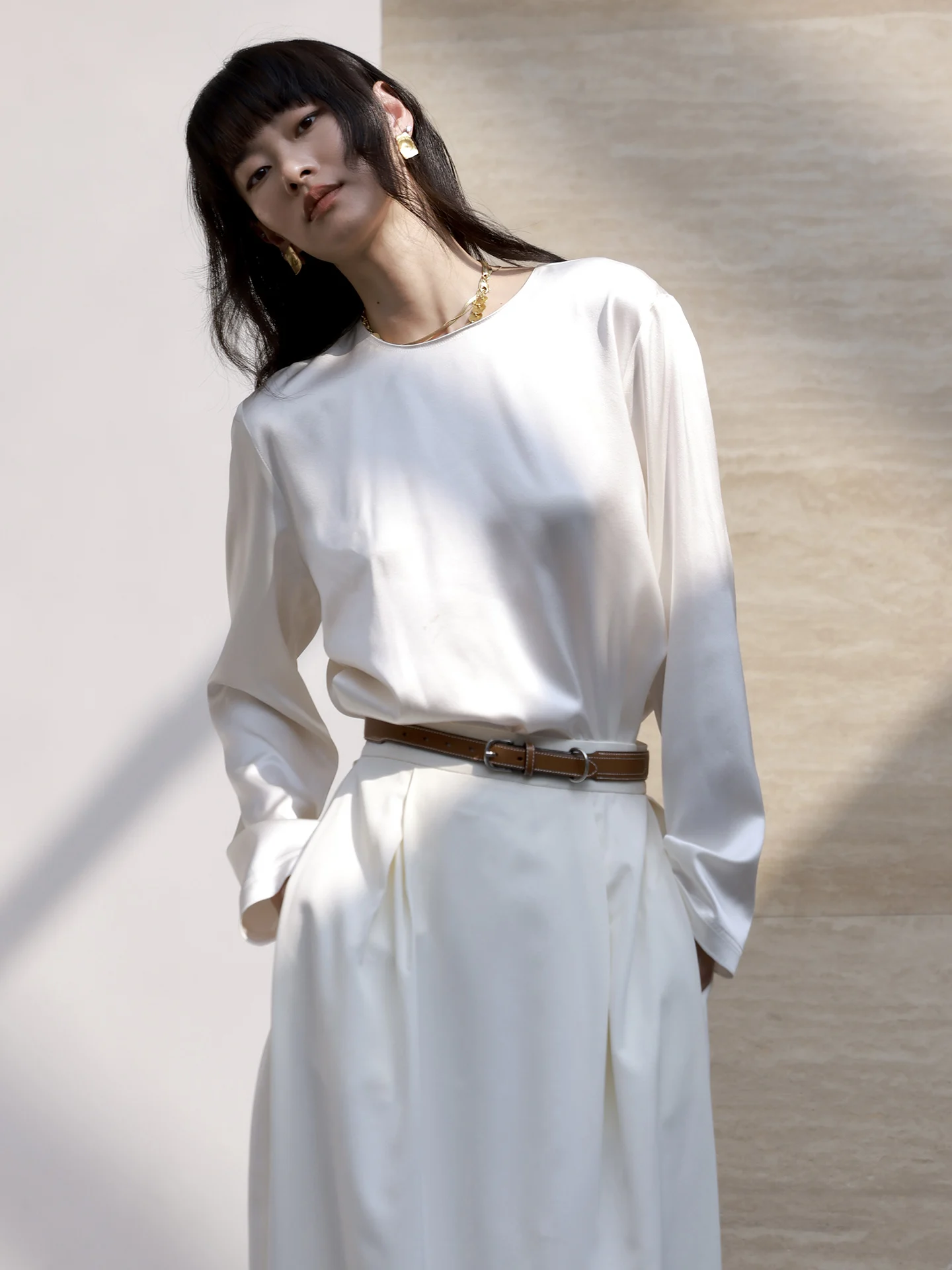 

FANNIU Весенне-летняя футболка с длинным рукавом из плотного шелкового сатина 30 мм, минималистичный дизайн, модель 485