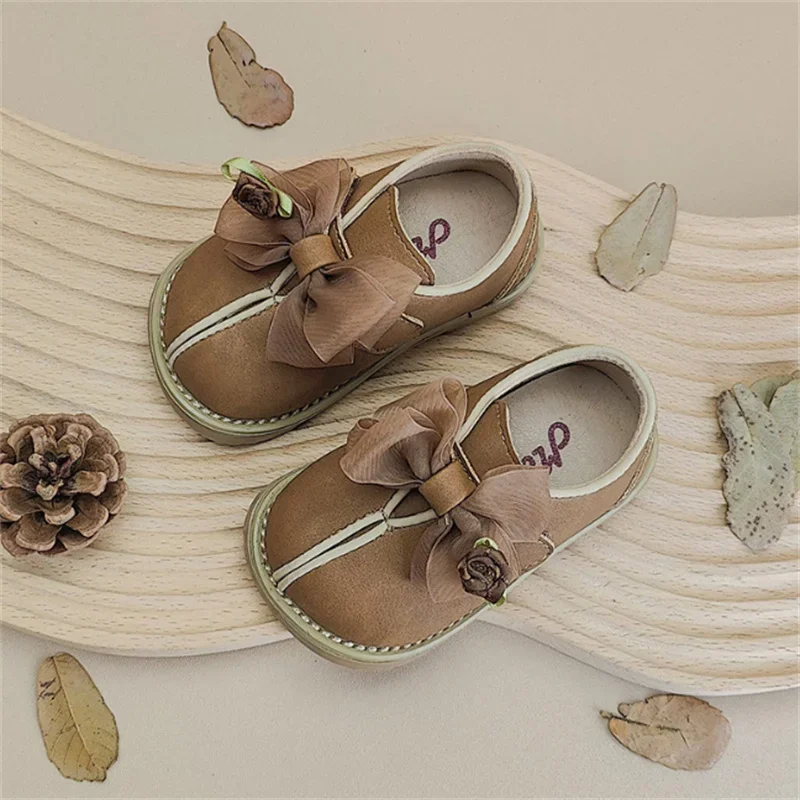 Chaussures en cuir à semelle souple avec nœud papillon pour bébé fille, souliers de princesse à la mode pour enfant en bas âge, nouvelle collection automne 2024