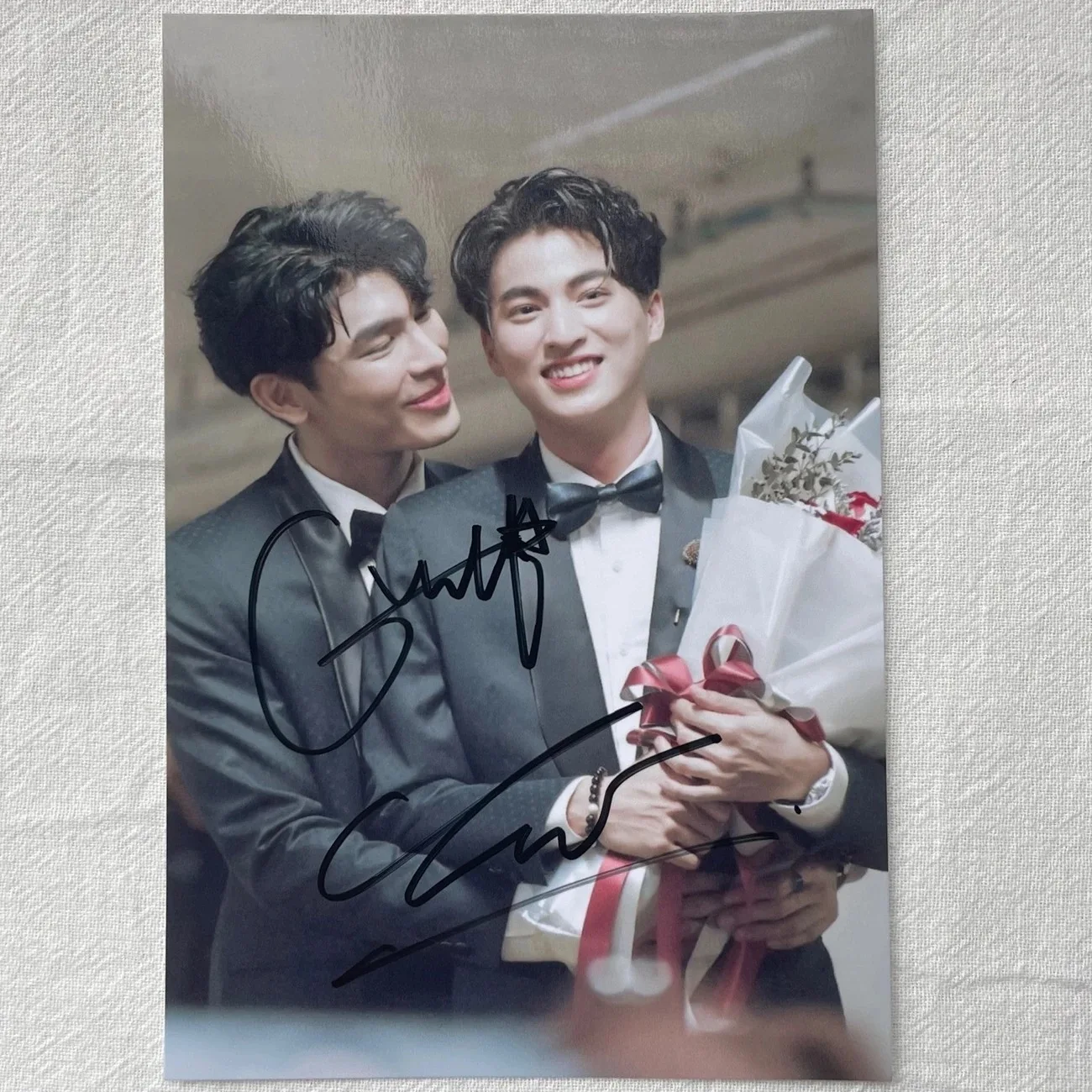 โปสเตอร์ Mewgulf ลายเซ็น รูปภาพ ละครทีวีไทย สดด้วยความรัก ละครกฎหมายเมอร์ฟี่ ภาพนิ่ง โปสเตอร์ส่งเสริมการขาย ภาพลายเซ็น