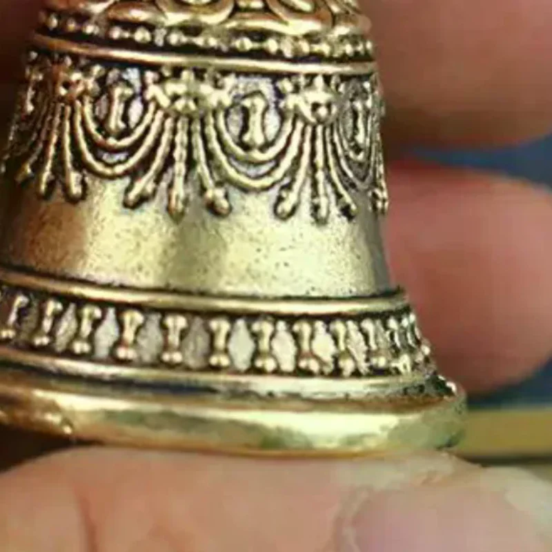 الرجعية النحاس جرس الرياح الدقات النحاس الحرف يموت الصب سقوط الرياح الدقات التبتية البرونزية جرس أفكار النحاس جرس قلادة