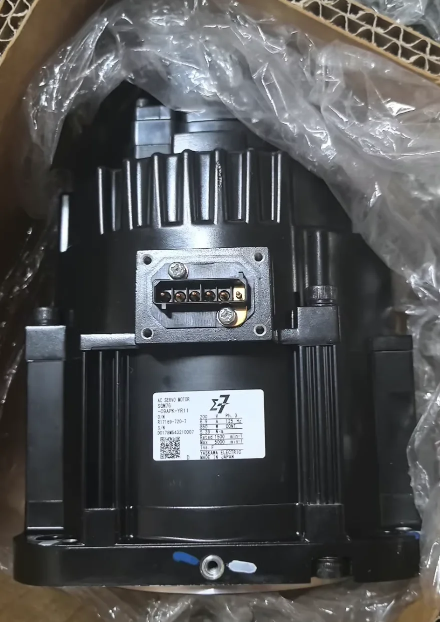 SGM7G-09APK-YR11 Brand New Servo Motor SGM7G 09APK YR11，Fast shipping