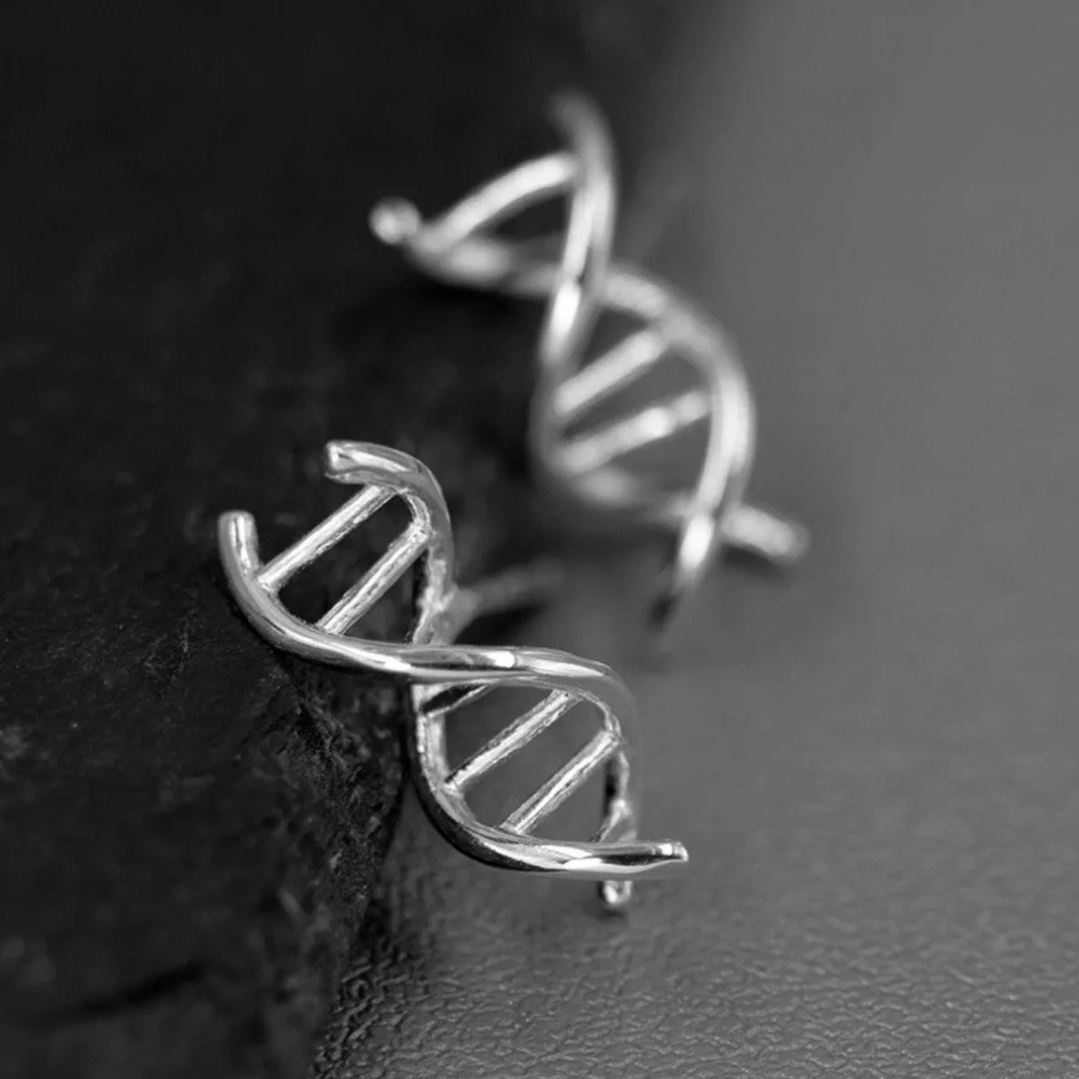 Unique Design The Initial Form of Life DNA Shape Cross Earring for Life Code Earring Personalized 3D Advanced Minimalist Jewelry