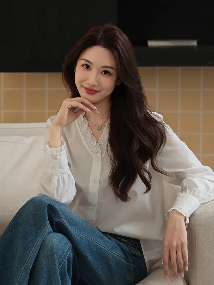 

Белая женская модная блузка Ele с V-образным вырезом, весенняя коллекция, маленький размер, классический стиль, дышащая, из смесового полиэстера и хлопка