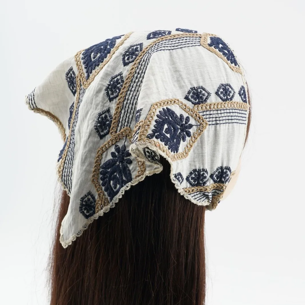 

Ретро-шарф с литературной вышивкой, треугольный платок, универсальный защитный платок для шеи, легкий маленький шарф