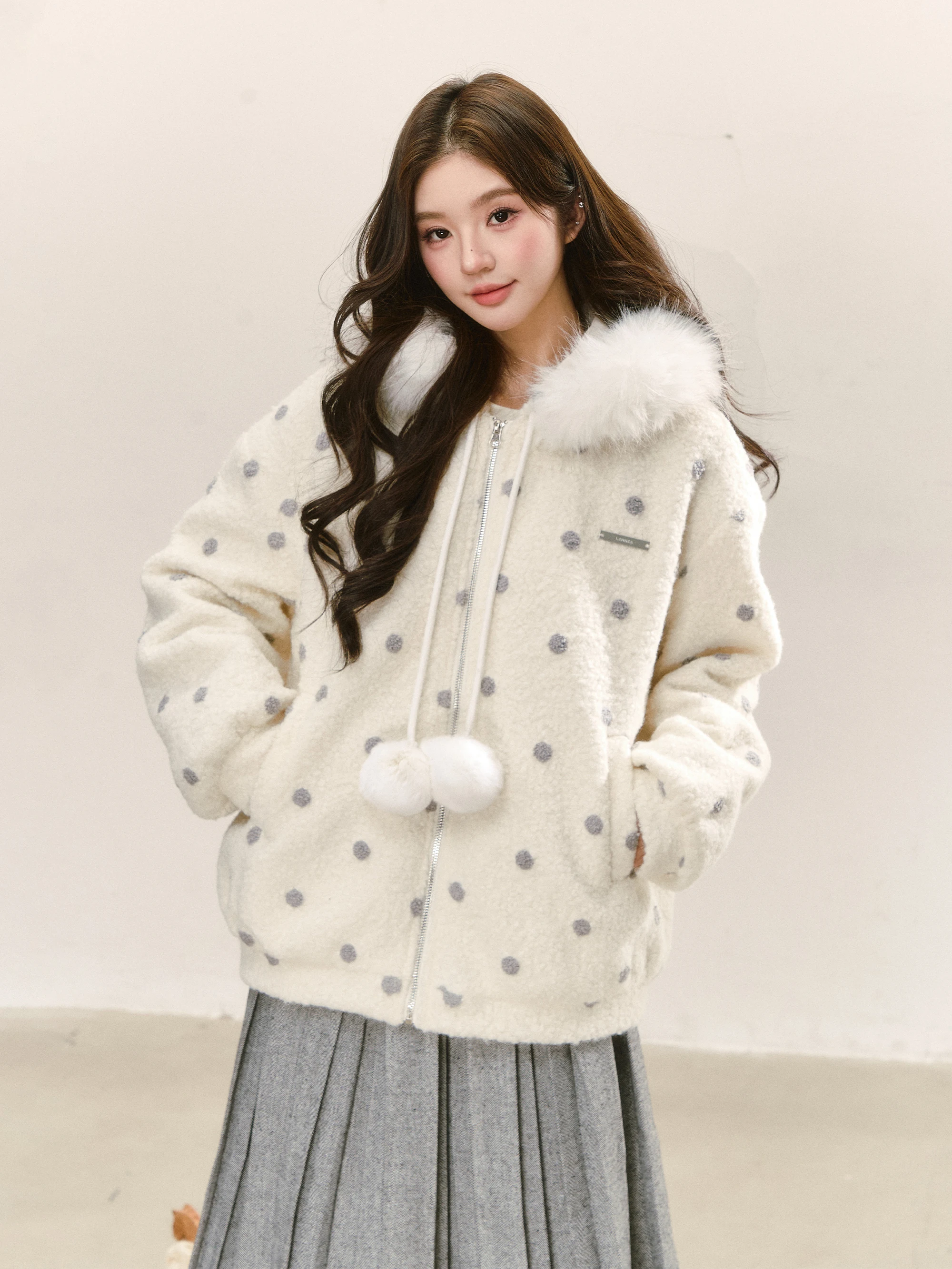 

Lennea Polka Dot Fluffy Hooded Jaet Women Winter Large Fur Collar Furry Decor Soft Cute Anti-Aging ort Outerwear