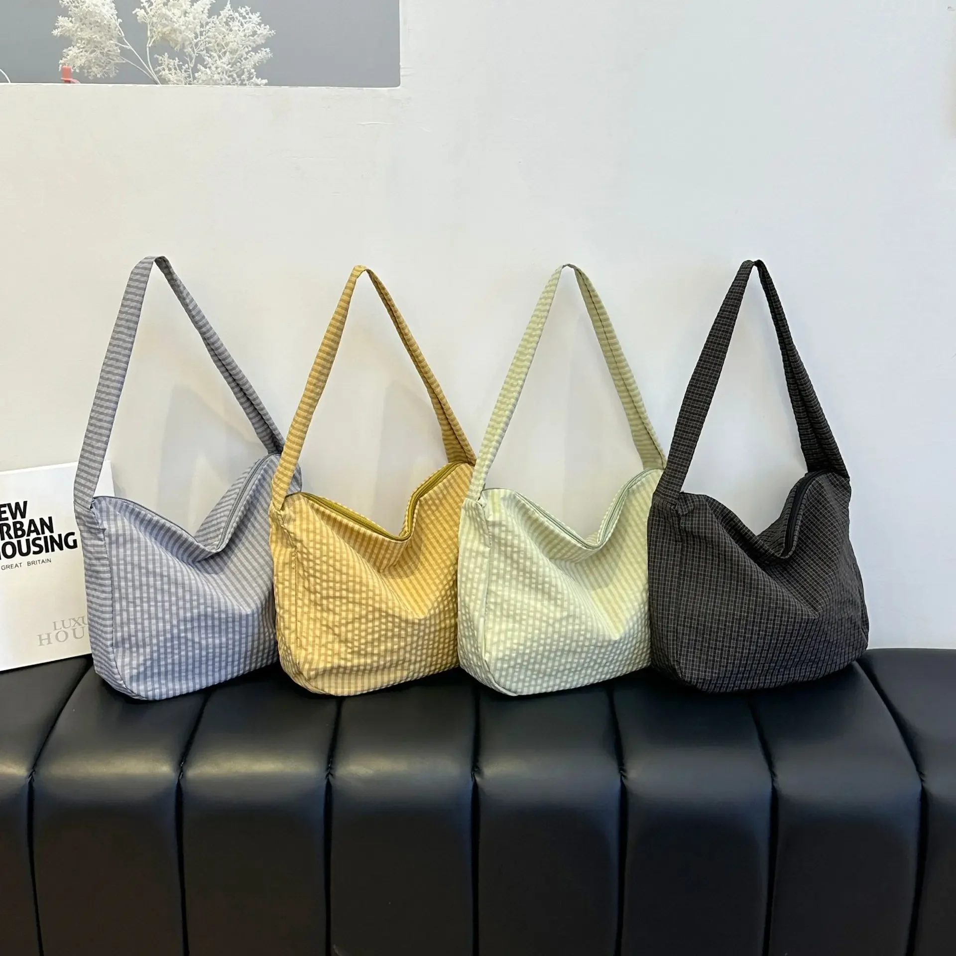 

2025 new women's light casual plaid canvas bag niche ins lazy style travel school work commuting tote bag handbag