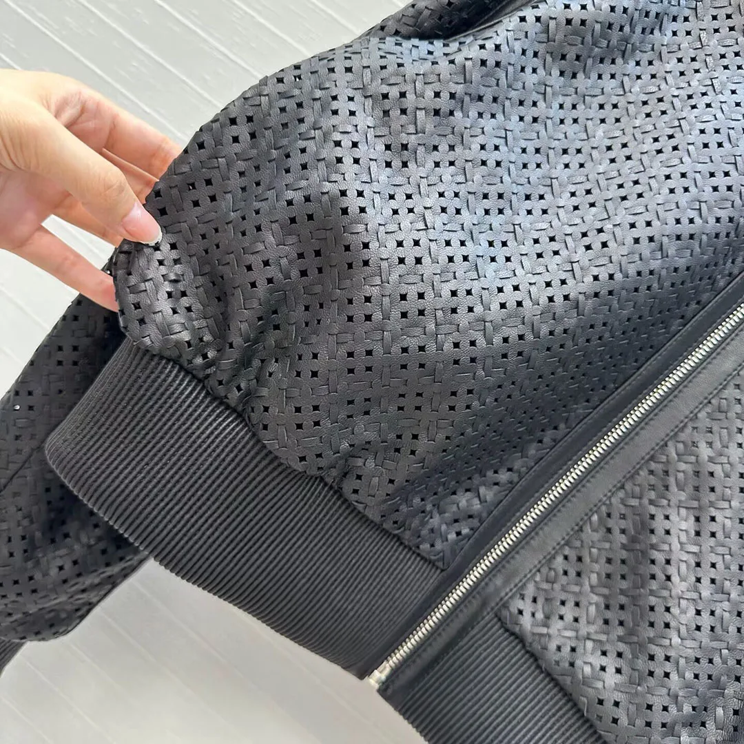 เสื้อแจ็คเก็ตหนังแกะแท้ 100% สไตล์วินเทจ ลายถักฉลุ  คอทรงกลม แขนยาว ติดซิป  สำหรับผู้หญิง  ดีไซน์เนอร์แบรนด์