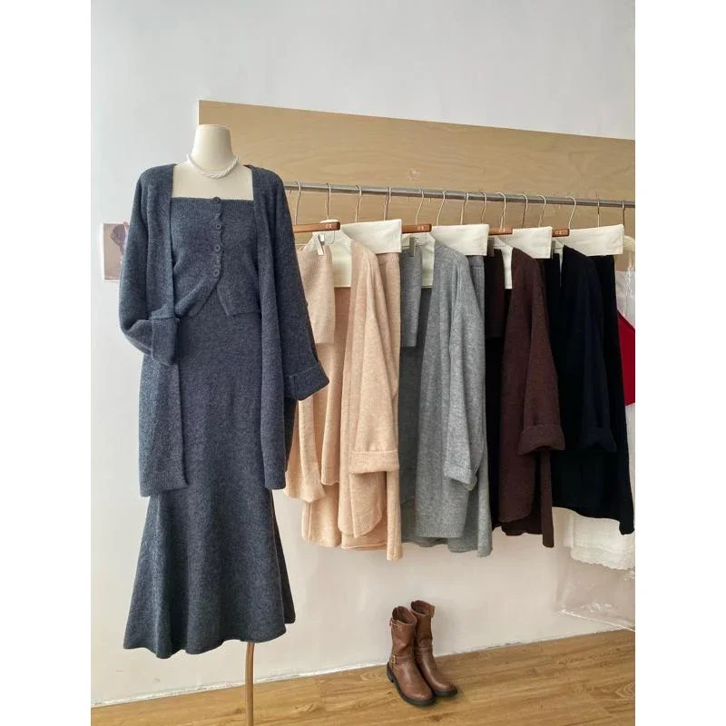 

Новинка 2024, осенний корейский стиль, высококачественный топ-труба с интеллектуальным темпераментом, вязаный кардиган, юбка-рыбий хвост, женский комплект из трех предметов