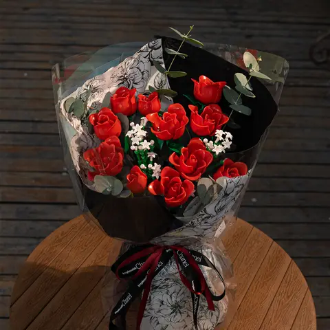 Vinröda blommor bukett byggkloss set konstgjorda botaniska rosor tegel samling rum heminredning halloween present för vuxna 10 best sales bukett tegelsten - №4