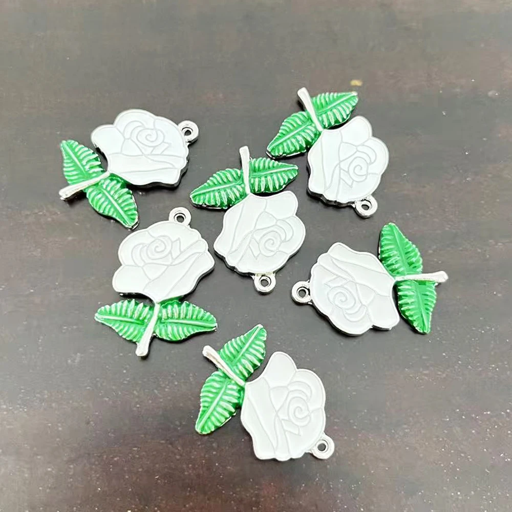 Colgante rosa verde y blanca