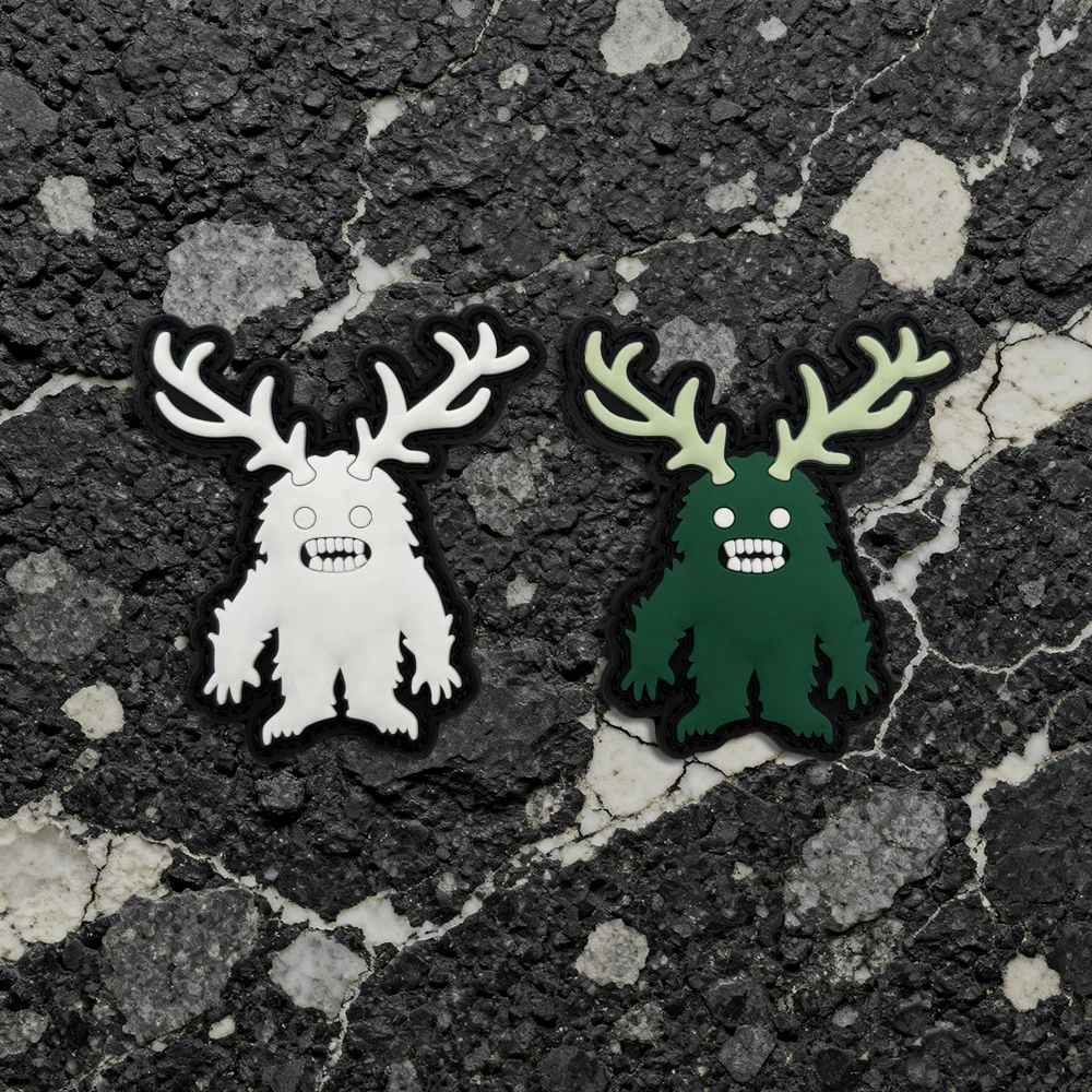 Parche de PVC de cuerno de reno y monstruo de nieve, de goma suave, con efecto que brilla en la oscuridad, insignia táctica de moral con gancho y bucle - Parche - Multicolor, perfecto para brazaletes, mochilas y parches bordados para ropa