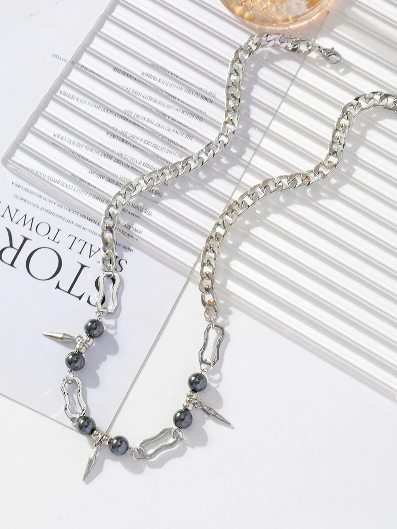 1 spiky necklace in hip-hop punk style, a unique and fashionable men's accessory. A gift for teachers and a necklace for women