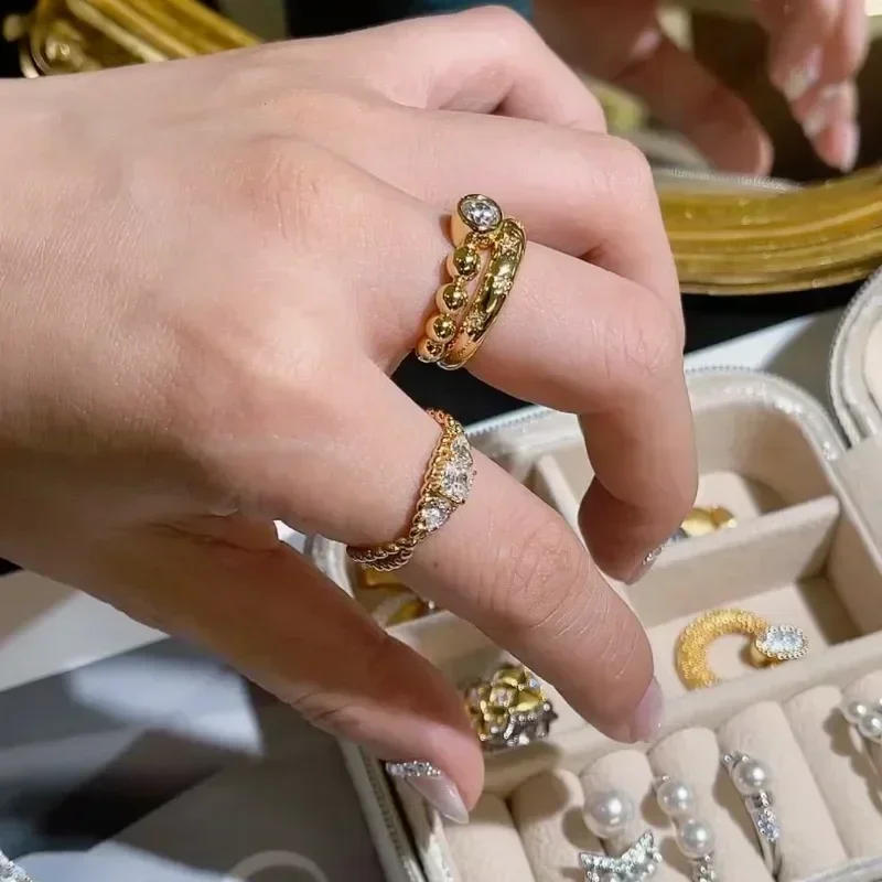 Light luxury vintage Twists square crystal rings for women charms High quality Couple style Stacking ring exquisite fine jewelry