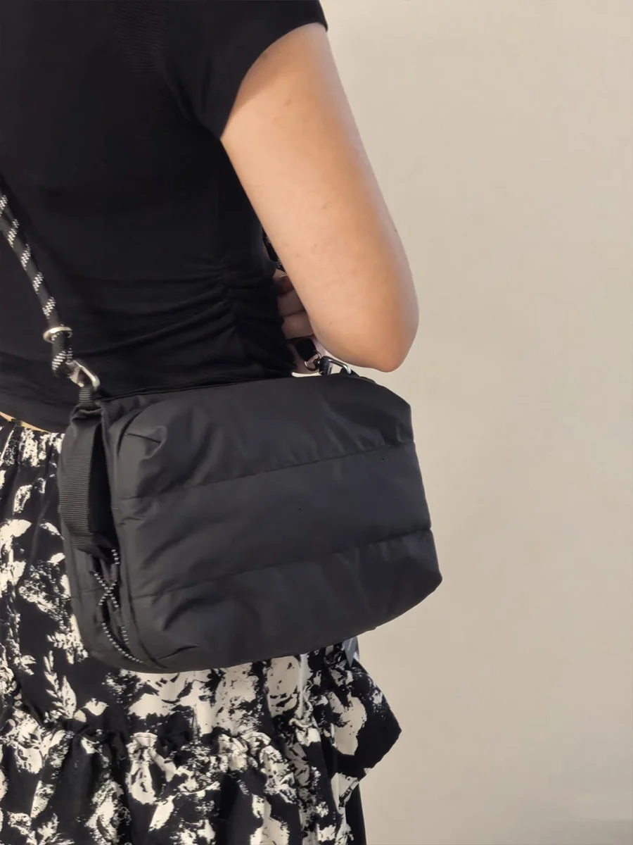 Large Capacity Outdoor Sports Water Bottle Bag Casual Crossbody Single Shoulder Bag Fashionable Versatile Waterproof