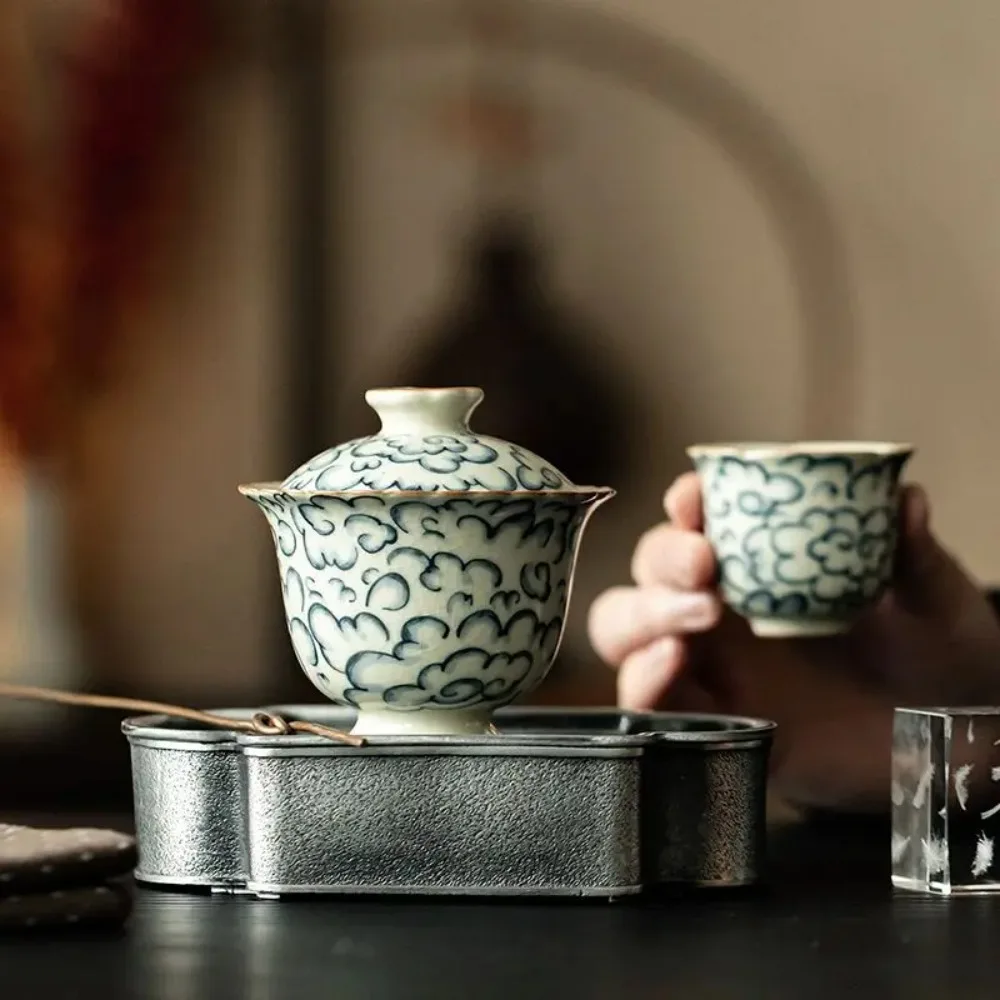 Xiangyun Ruyao Floral‑Edge Gaiwan, Double‑layer Anti‑scald Single Teacup, Antique Ceramic Kung‑fu Tea Ware Household Gift