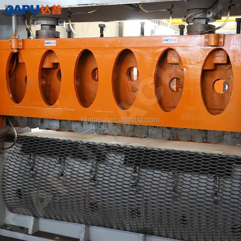 Macchina per la produzione di maglie di recinzione metallica espansa automatica con controllo PLC con componenti del nucleo dell'ingranaggio del cuscinetto del motore