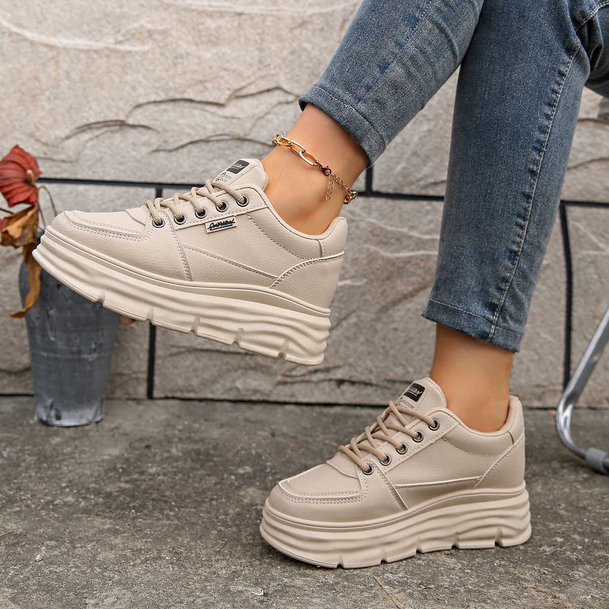 Women Sneakers New Trendy Casual Breathable Wear-Resistant Sneakers Women Spring Labor Protection Fashion Designer Shoes Women