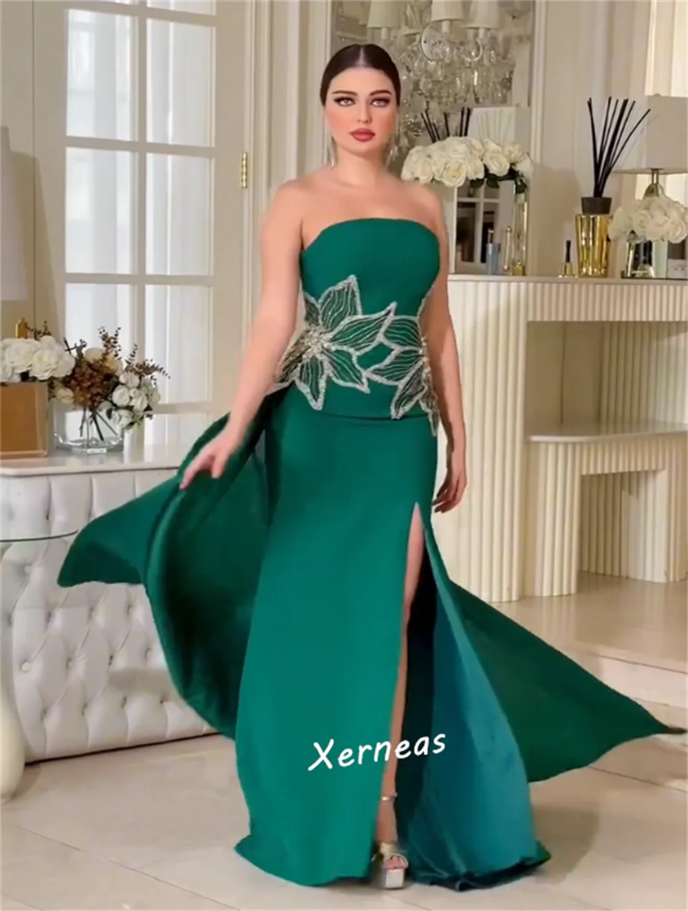 Gaun Acara Dipesan Lebih Dahulu Panjang Lantai Selubung Tanpa Tali Berpayet Glitter Kustom Gaun Malam Mewah Wanita Formal Elegan