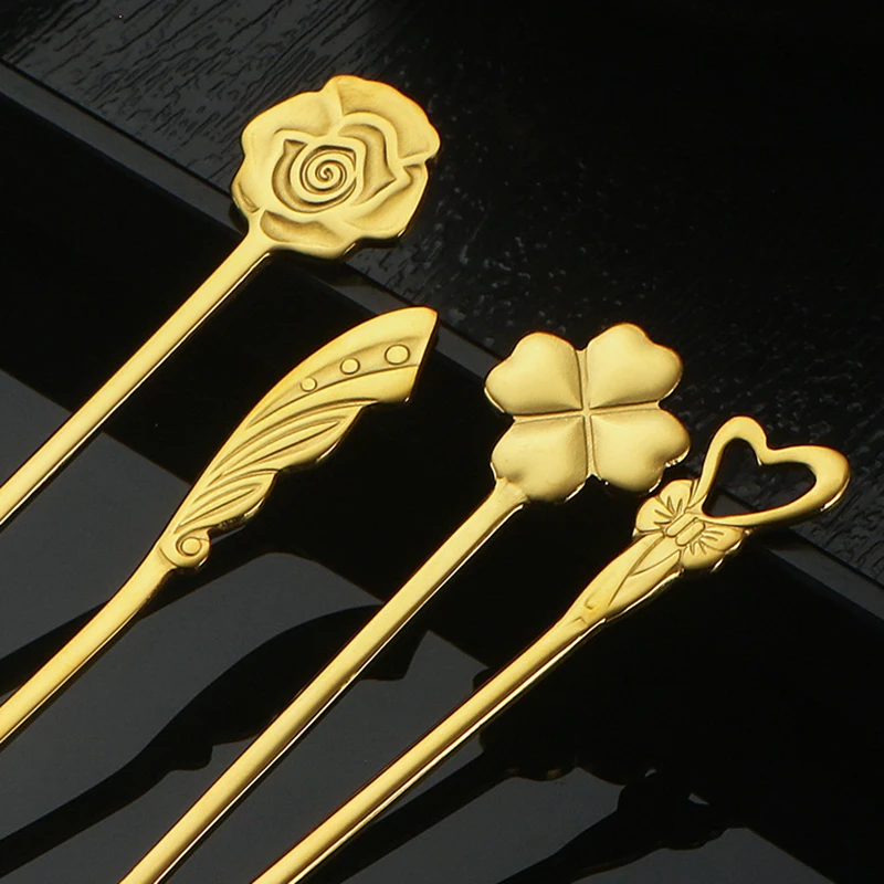 Mini cuchara de café en forma de corazón con nudo de lazo 3D, cuchara colgante de postre de té, cuchara dorada y plateada, cubiertos de acero inoxidable