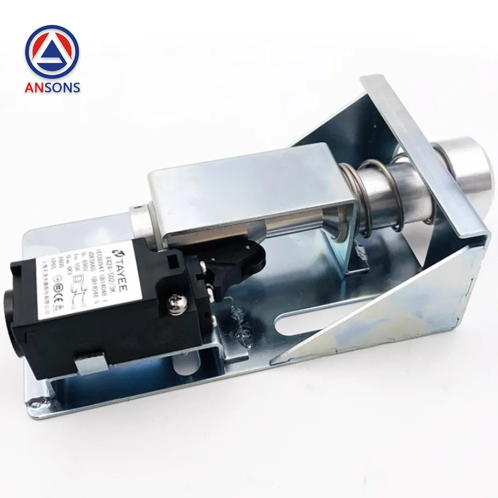 

XS2A-S02/3K KM5299686G01 KONE Escalator Cover Switch Device With Bracket Ansons Elevator Spare Parts
