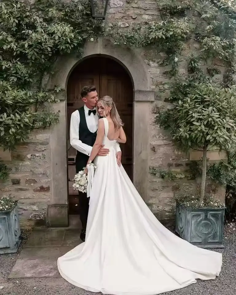 シンプルなサテンのウェディングドレス 2026 ハイ スリット A ライン花嫁衣装スクエアネックプリンセス Vestido デ ノビア ウェディングドレスカスタマイズ