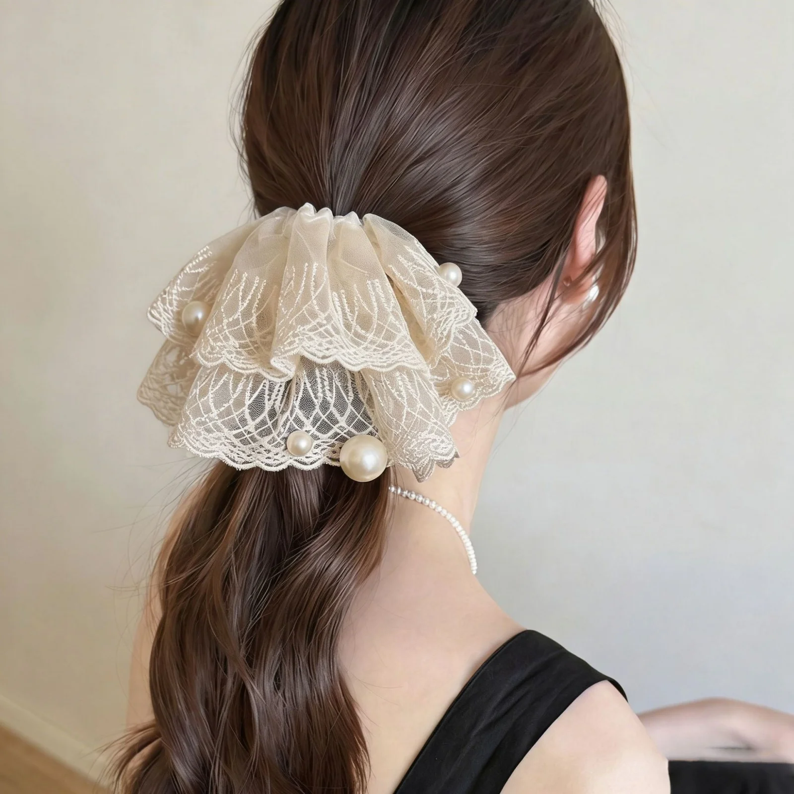 

1PC French Vintage Beige Lace Pearl Scrunchie, Elegant Elastic Hair Tie, Luxury Temperament Hair Accessory For Women Ponytail