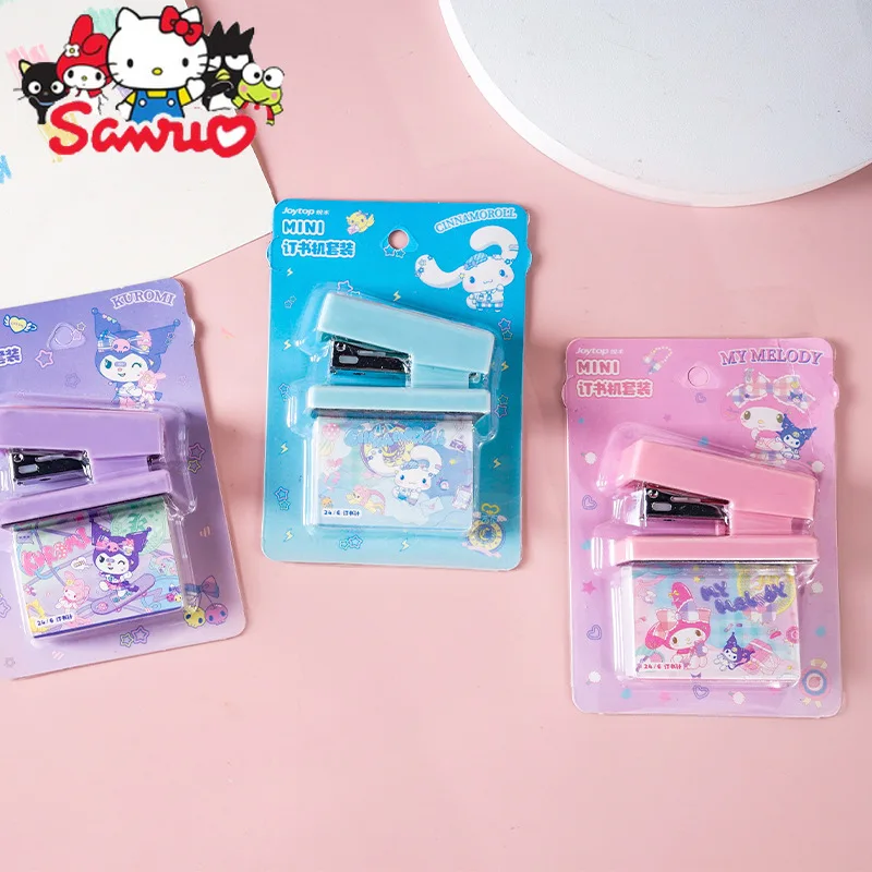 

8Pc Sanrio Melody Kuromi Hello Kitty Cinnamoroll Pochacco Cartoon Mini Stapler Office Portable Kid Teenage Heart Binding Machine