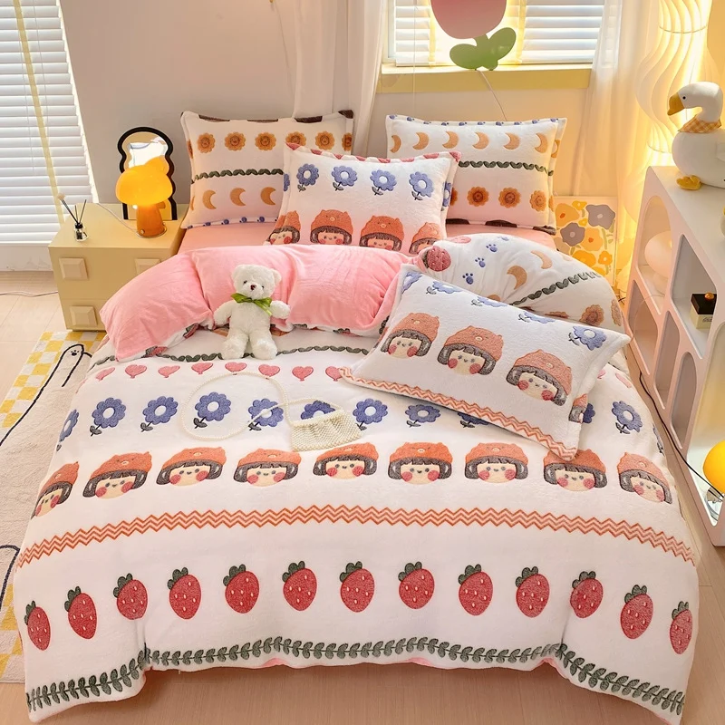 1PC White Cartoon Girl Strawberry Floral Flannel Duvet Cover, Cute Pattern Soft Bedding for Bedroom Decor