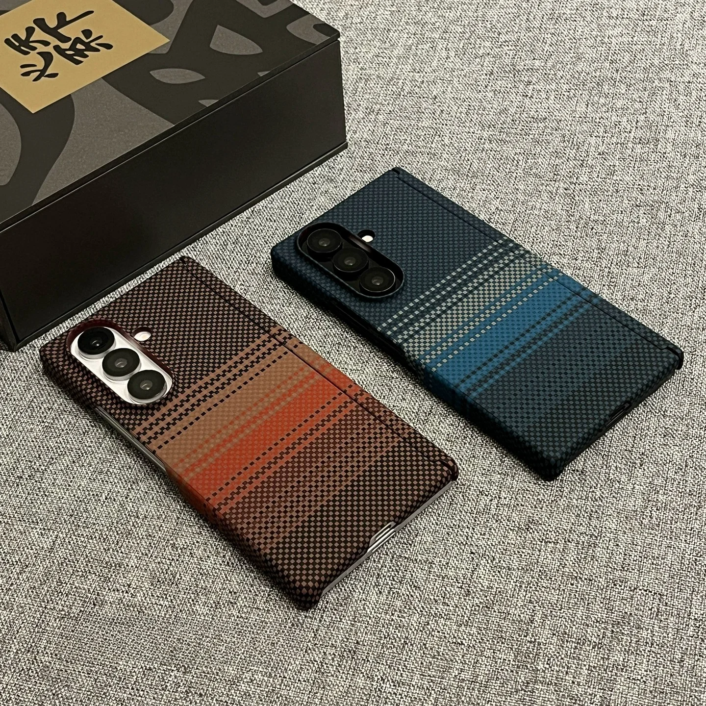 Image of Luxuriöse, dünne Carbon-Aramid-Textur für MagSafe-Ladehülle für Samsung Galaxy Z Fold 8 Ultra 7, Scharnier-Anti-Drop-Schutzhülle