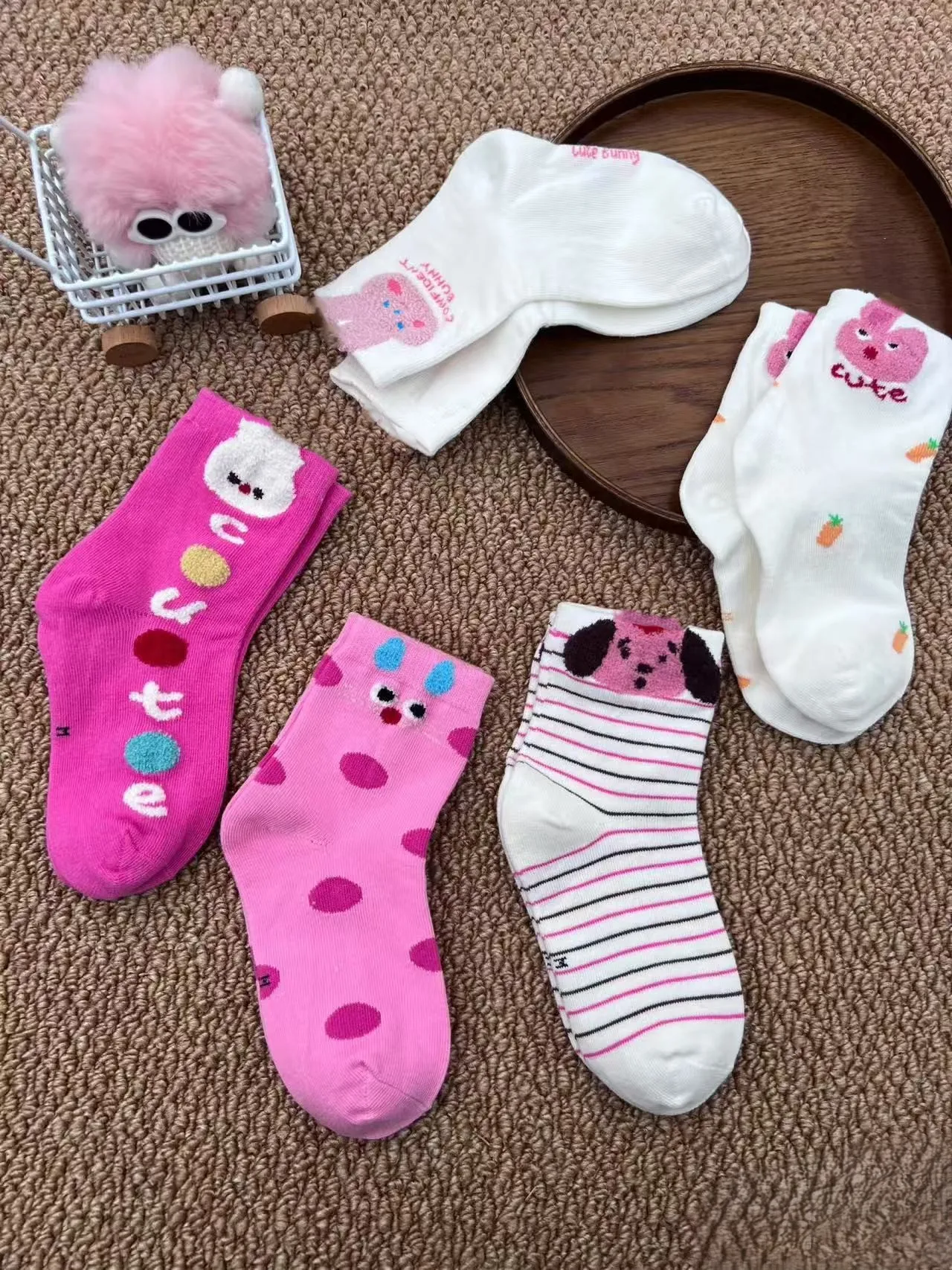 5 Pairs of Cute Children's Warm Socks with Thick Lamb Fleece Lining for Autumn and Winter, Featuring an Adorable Pink Bunny Desi