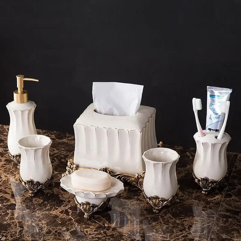 European-style White Porcelain Lotion Bottle Rinsing Cup Holder Toothbrush Bathroom Accessories Vintage Palace Soap Dispenser