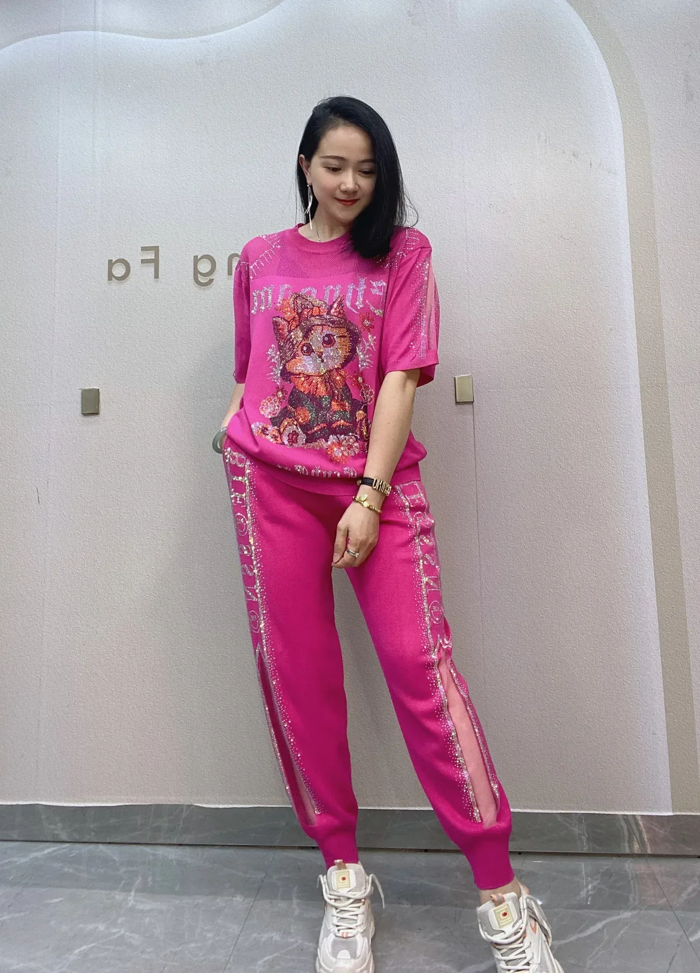 

Вязаный одинаковый комплект из 2 предметов, женский спортивный костюм с блестящими стразами и героями мультфильмов, летний повседневный свободный спортивный свитер, вязаная одежда