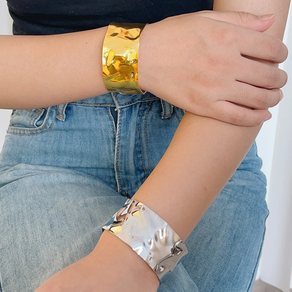 Exquisite Classic Bump Pattern Openning Bangles Bracelet For Women Cuff Bracelet Gold Color Stainless Steel Hand Ornament Gift