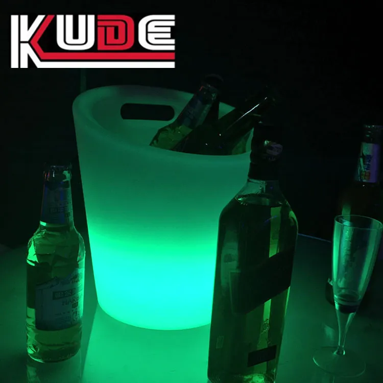 Secchiello per il ghiaccio a LED luminoso Secchiello per vino Utensili da bar Plastica impermeabile