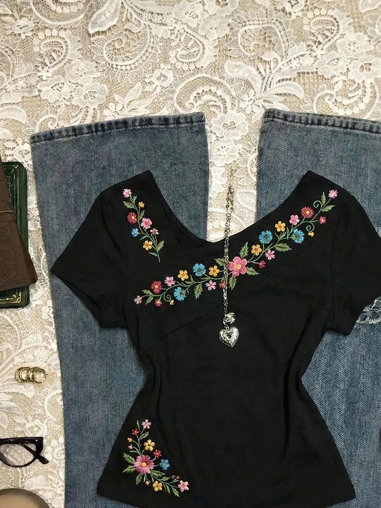 Sweet Embroidered Short Sleeve T-Shirt Women's Summer New Style V-Neck Irregular Hemline Slimming Black Cotton Blend Top