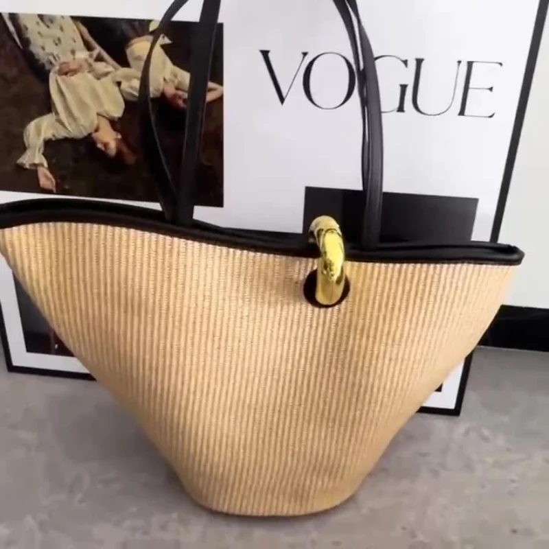 

2025 Summer Large Capacity Irregular Shape Straw Weaving Handbag For Women Casual Fashionable Raffia Grass Bucket Bag Travel Bag