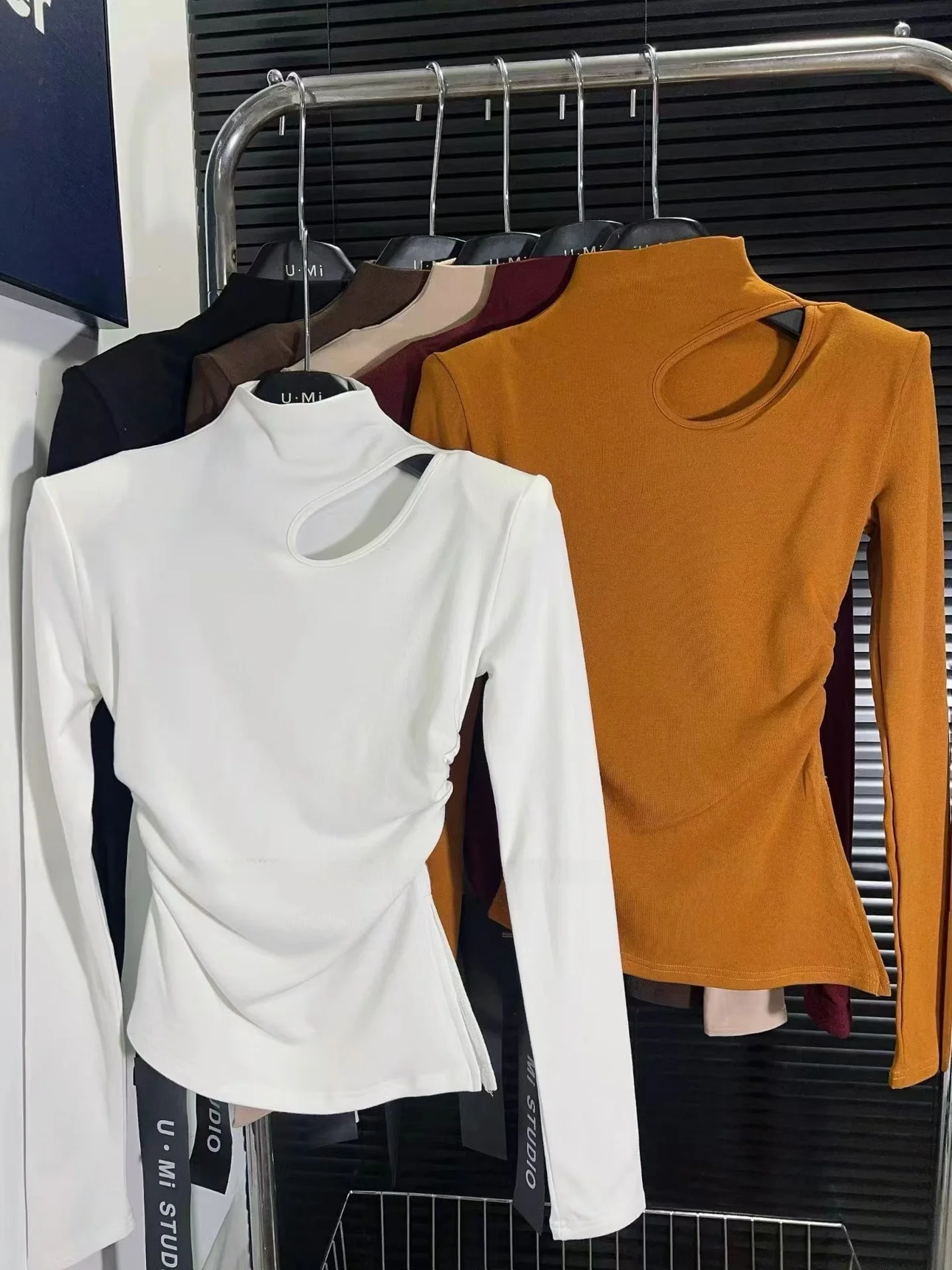 

Design Sensation Hollow out Long Sve Fce Lined Slim Fit с высоким воротником ort T irt для женщин Commute Sle Корейский F...