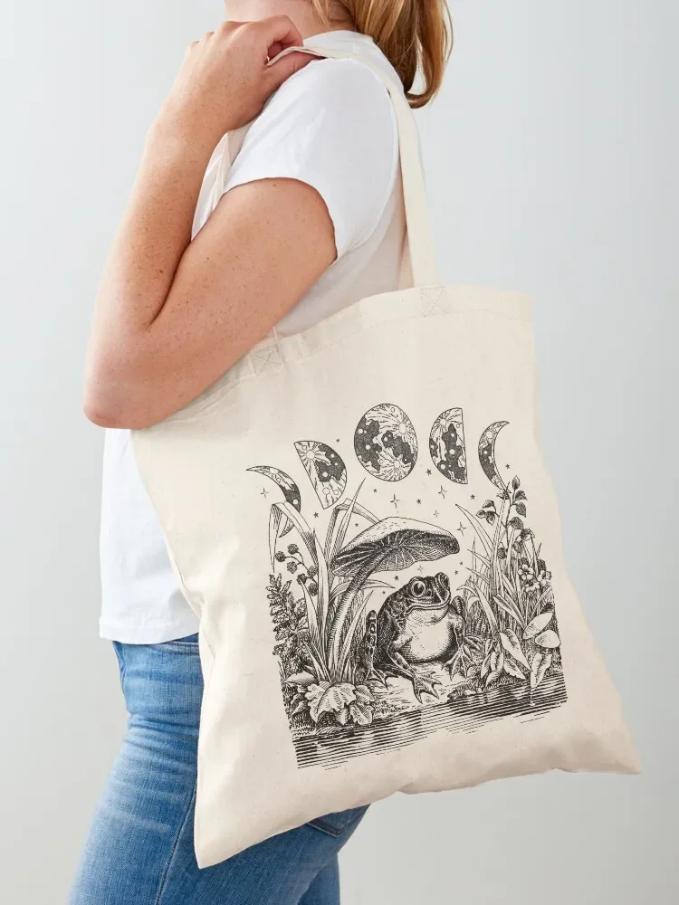 Cottagecore Aesthetic Frog, Mushroom Moon Witchcraft: Vintage Dark Academia, Goblincore Froggy, Emo Grunge Nature Fanta Tote Bag