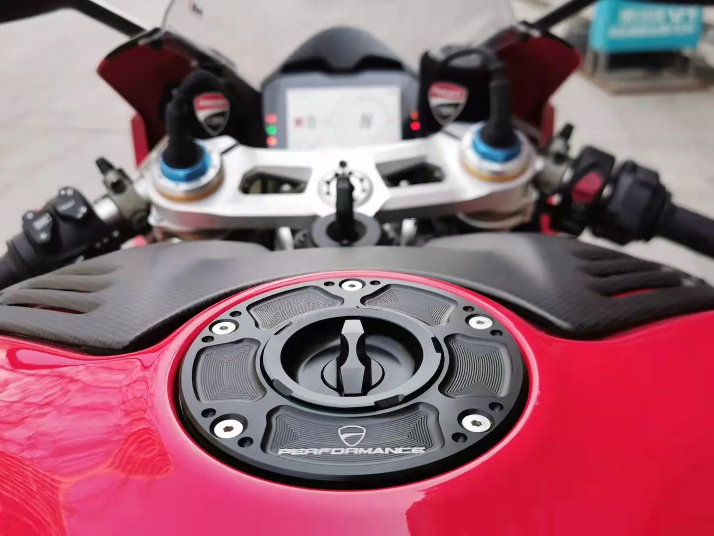 CNC Aluminum Keyless Motorcycle Accessories Fuel Gas Tank Cap Cover for GSXR 600 750 2004-2018 GSX-R 1000 2003-2020